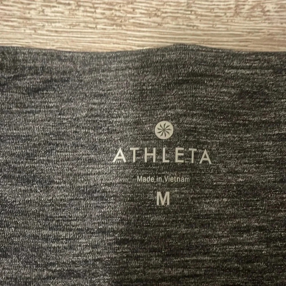 Athleta gray workout leggings in size medium capri crop pants running - Picture 4 of 10